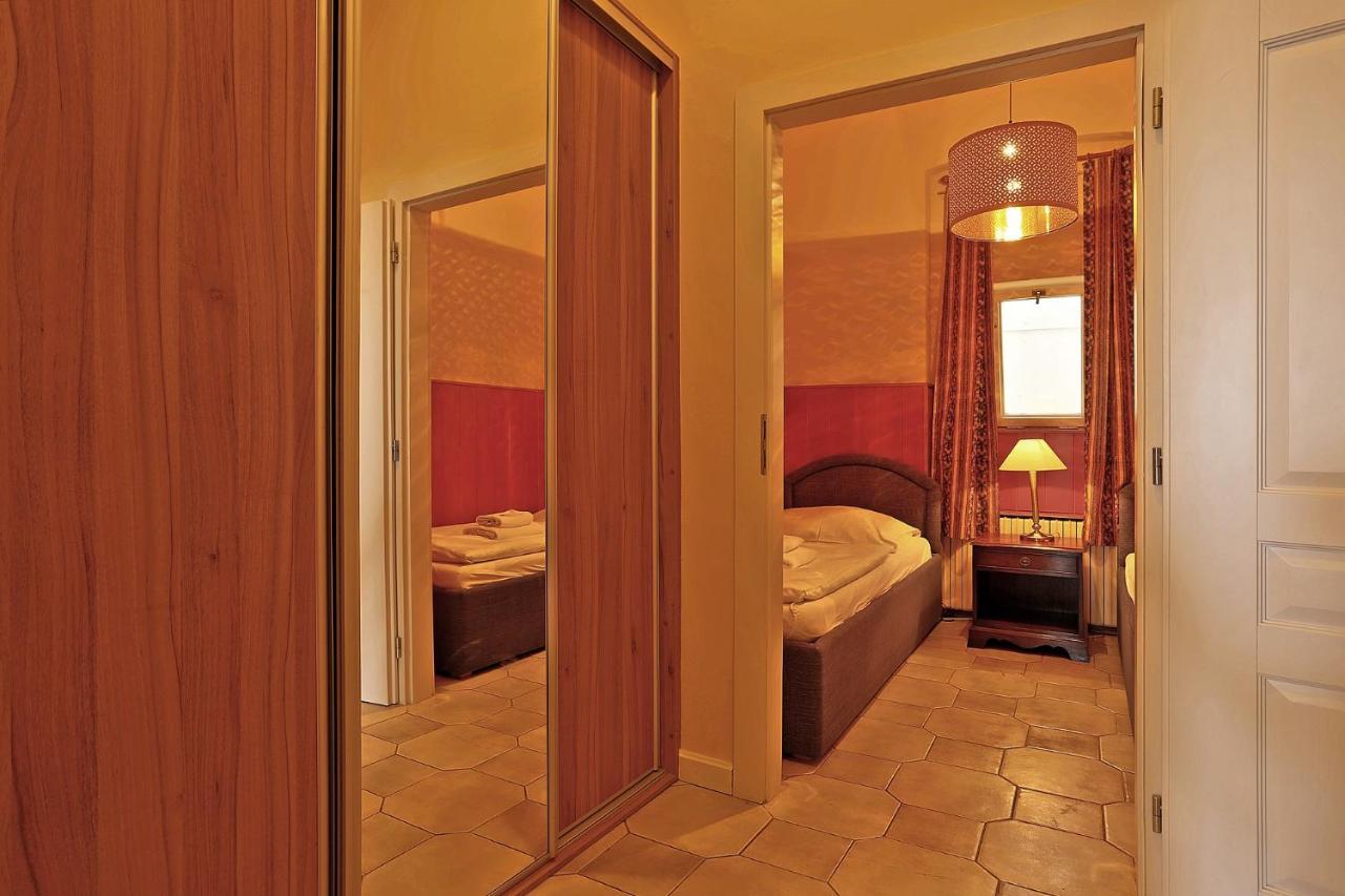 Hotel Kavalir カルロヴィ・ヴァリ エクステリア 写真