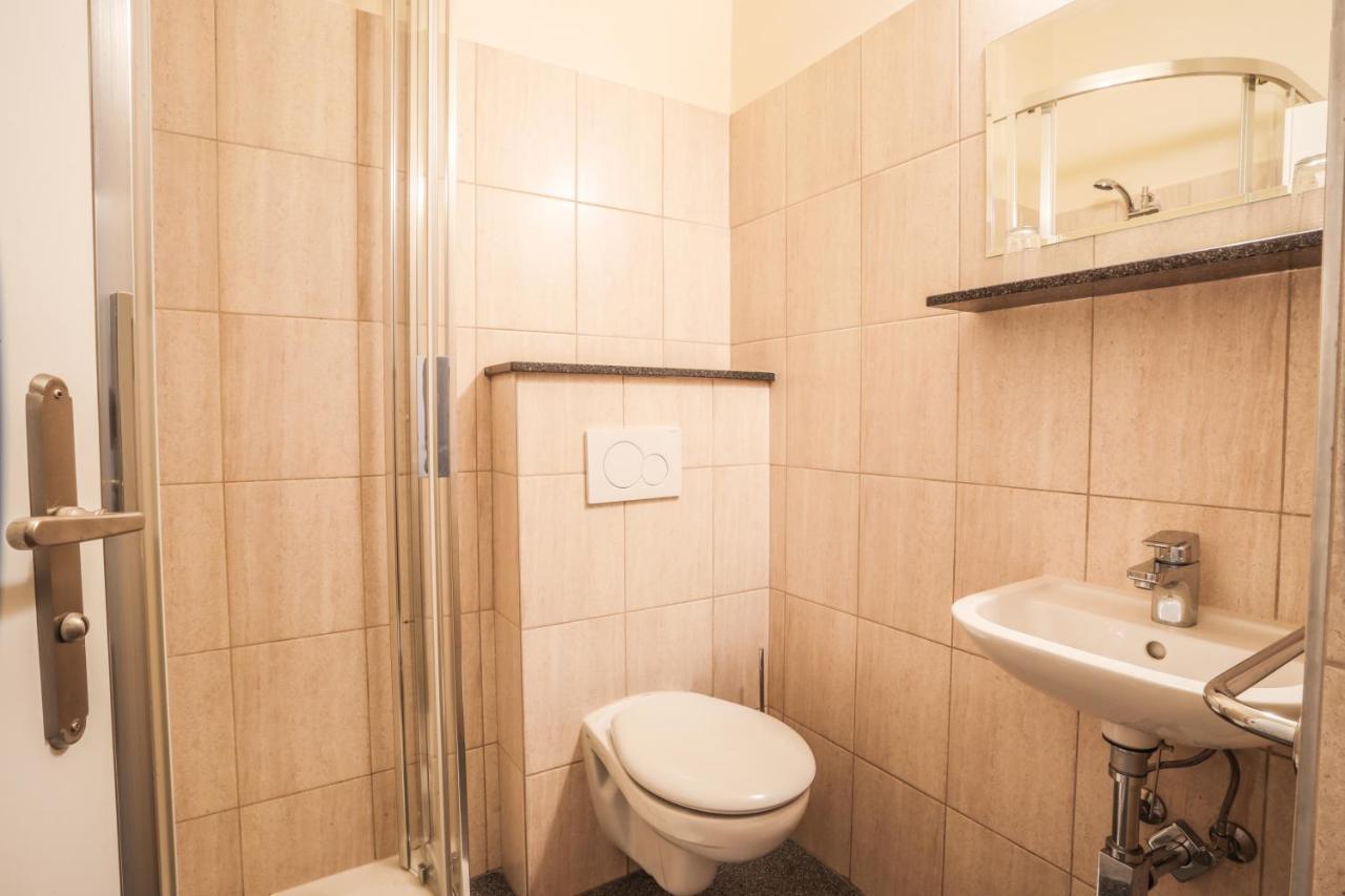 Hotel Kavalir カルロヴィ・ヴァリ エクステリア 写真